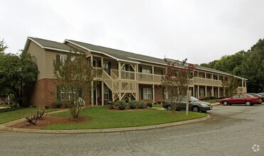 The Retreat - Greensboro, NC | Apartment Finder