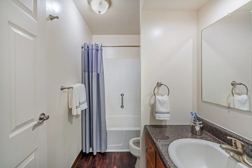 Bathroom Fixtures Pittsburgh the cascades - pittsburgh, pa | apartment finder Bathroom Fixtures Pittsburgh the cascades - pittsburgh, pa | apartment finder