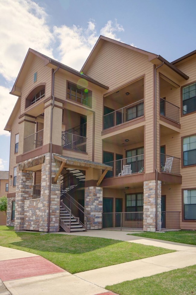 Hunters Cove Apartments