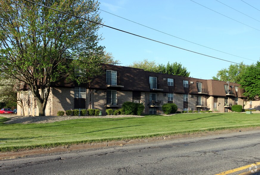 Deer Creek Apartments Austintown, OH Apartment Finder