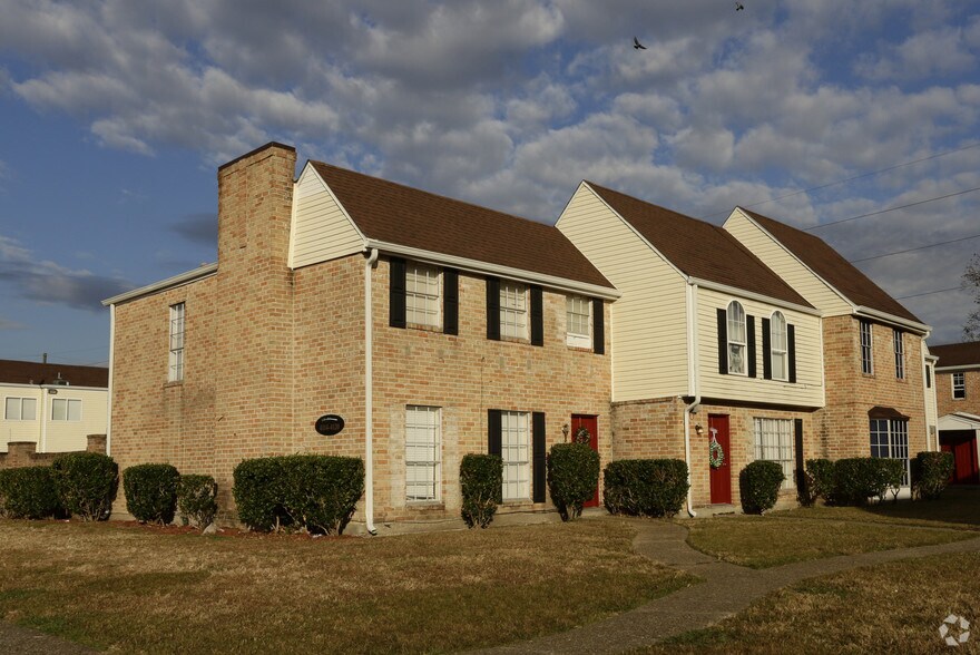 The Mayfair Apartment Homes New Orleans, LA Apartment Finder