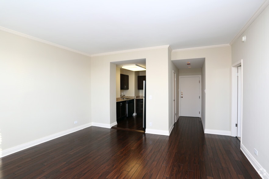 The Belden Stratford Chicago, IL Apartment Finder