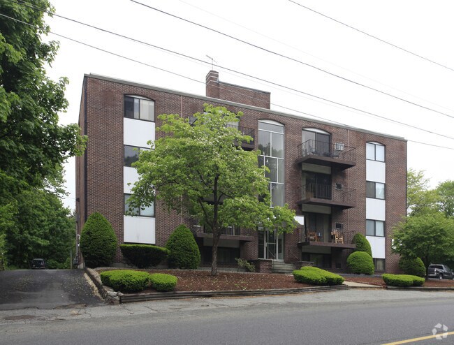 27 North St Wakefield, MA Apartment Finder