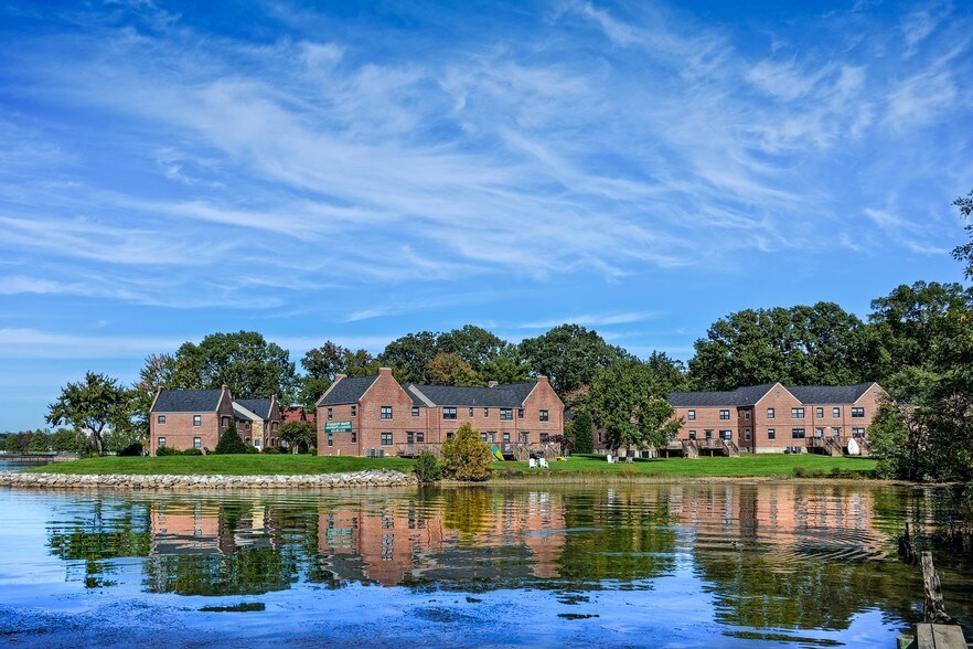 Stansbury Manor Apartments & Townhomes Middle River, MD Apartment Finder