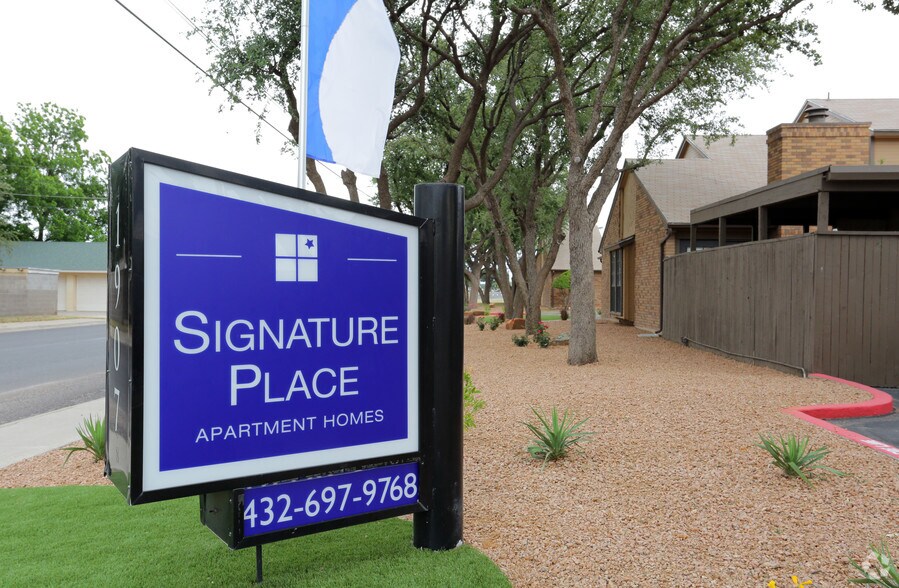 Signature Place Midland, TX Apartment Finder