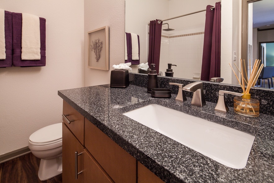 Bathroom Sinks Charlotte Nc the oaks apartmentscortland - charlotte, nc | apartment finder Bathroom Sinks Charlotte Nc the oaks apartmentscortland - charlotte, nc | apartment finder