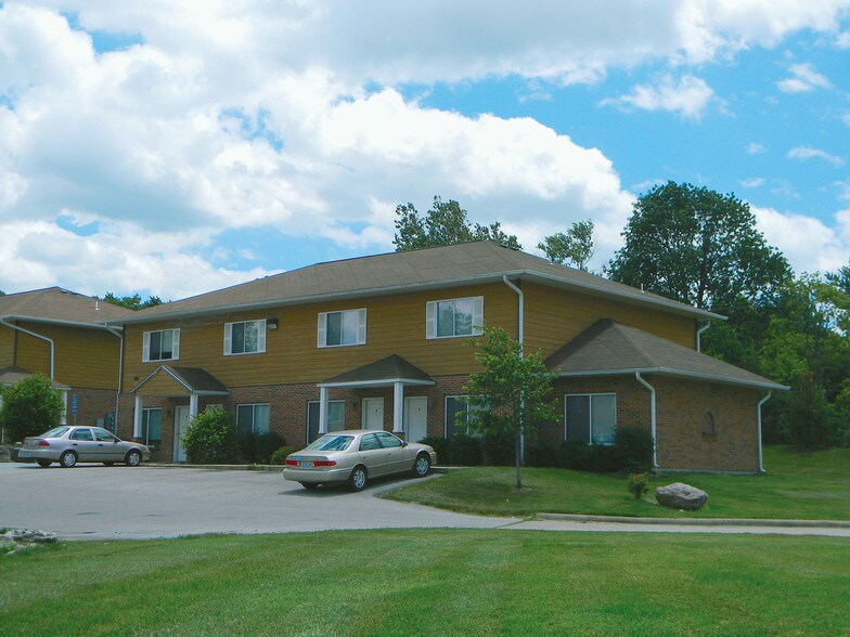 Lake Broadway Townhomes Columbia, MO Apartment Finder