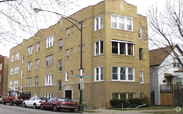 41374143 N Kimball Ave  Chicago, IL  Apartment Finder
