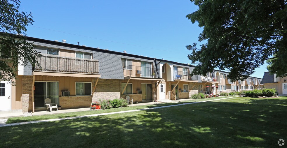 Plaza IV Apartments Saint Francis, WI Apartment Finder