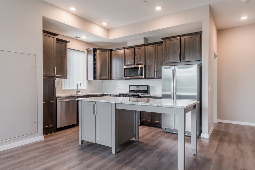 The Moline Apartments Hopkins, MN Apartment Finder