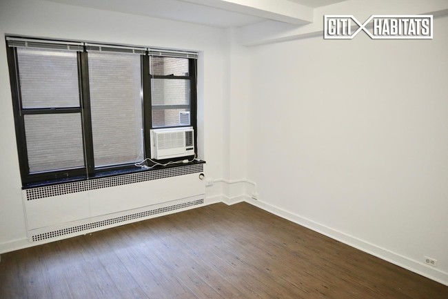 Townehouse The E Th St New York Ny Apartment Finder