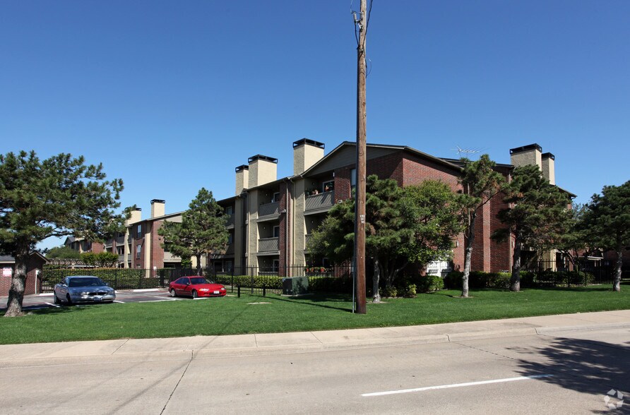 McCallum Highlands Dallas, TX Apartment Finder