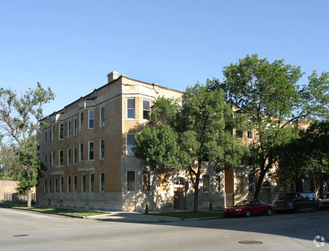 4853 S Prairie Ave  Chicago, IL  Apartment Finder