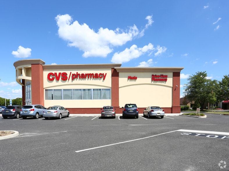 Fox Meadow Apartments & Townhomes Maple Shade, NJ Apartment Finder