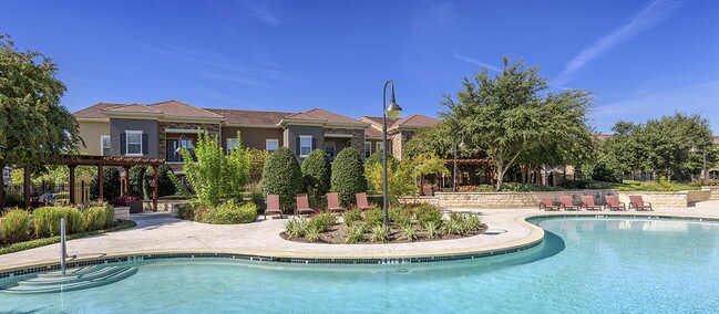 Colonial Grand at Round Rock Round Rock, TX Apartment