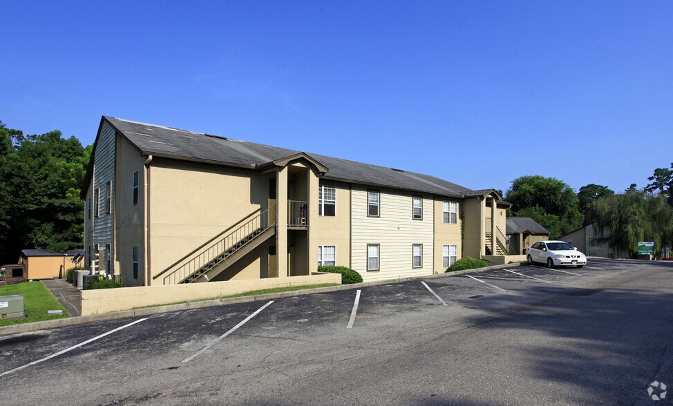 The Pines Apartments Tallahassee, FL Apartment Finder