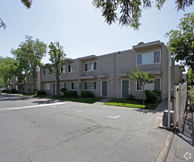 CR Park Townhomes North Highlands, CA Apartment Finder