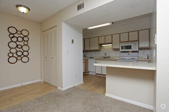newly renovated one two and three bedroom apartments in greenville newly renovated one two and three bedroom apartments in greenville