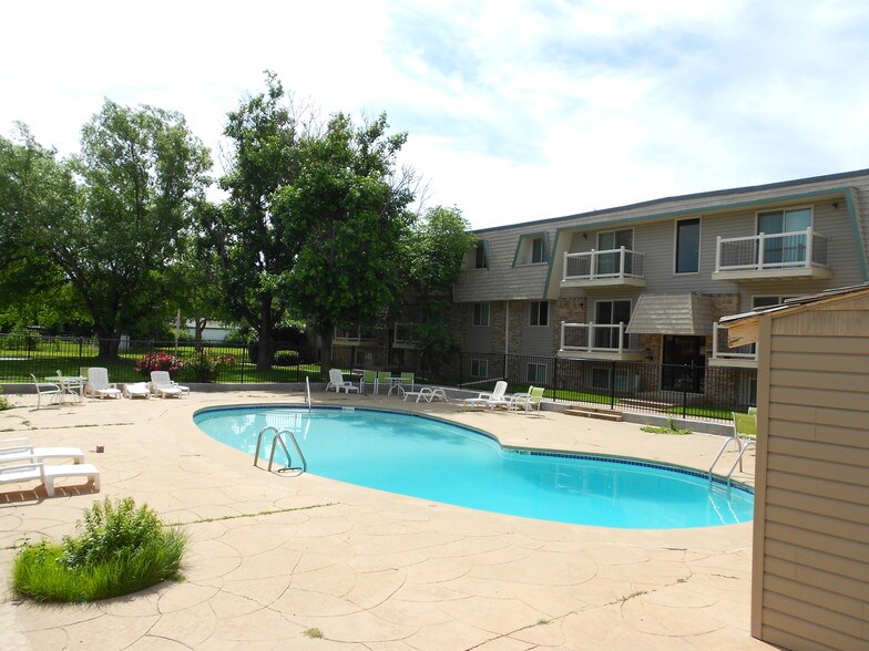 Governeour Manor Apartments Wichita, KS Apartment Finder