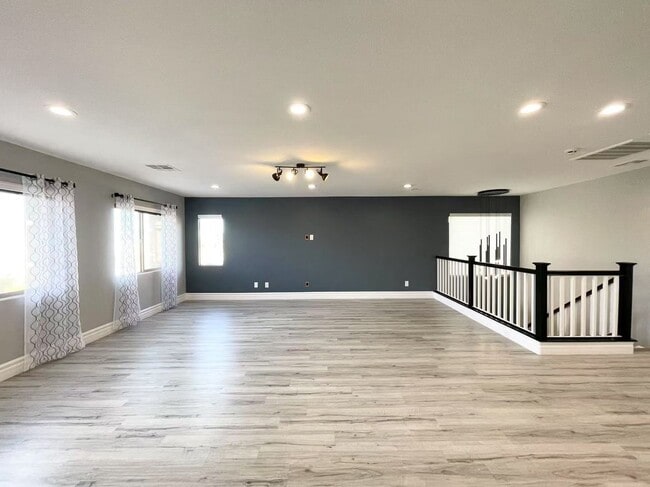 Building Photo - Welcome to a stunning 4-bedroom, 3-bath Home