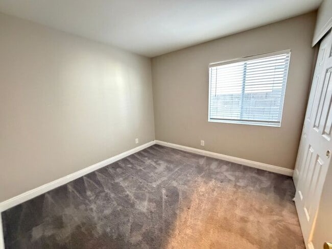 Building Photo - First Show: The first open showing is on 1/22 at 11:30am. Please be prompt. We will be processing...