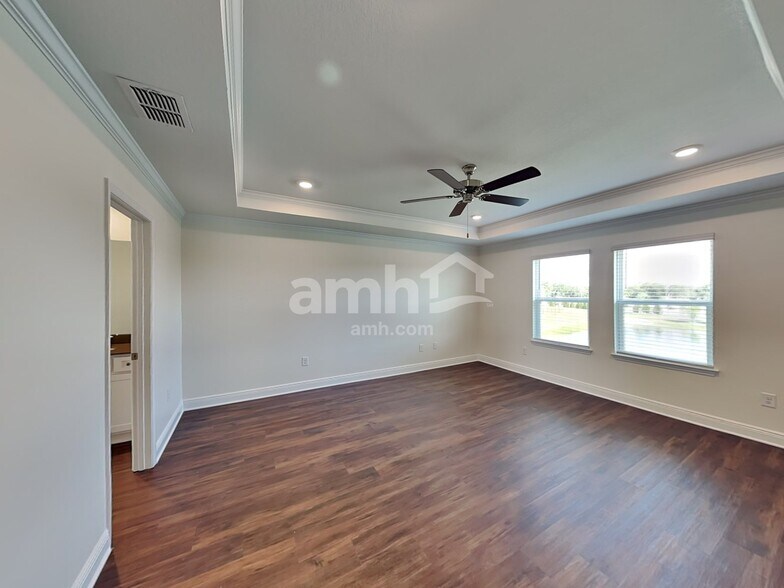 Building Photo - 14620 Cedar Ml Dr