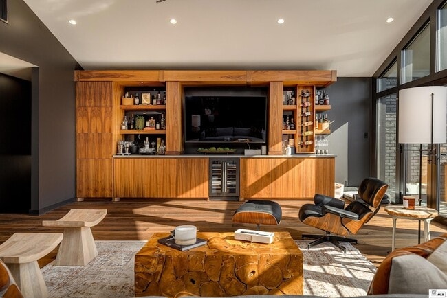 Building Photo - 304 Standard Reed Rd