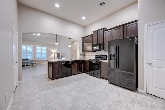 Building Photo - 23831 Villa Lisa Dr