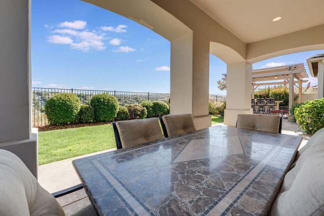 Building Photo - Luxury 4-Bedroom Home in El Dorado Hills Exclusive Serrano Community!