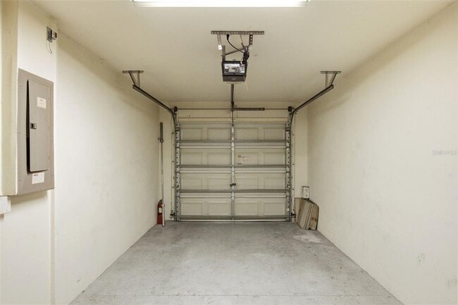 Building Photo - 4132 Bismarck Palm Dr