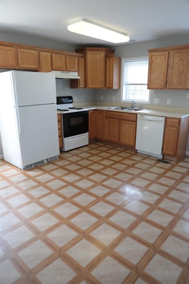 Building Photo - 3326 Yellow Sulphur Rd