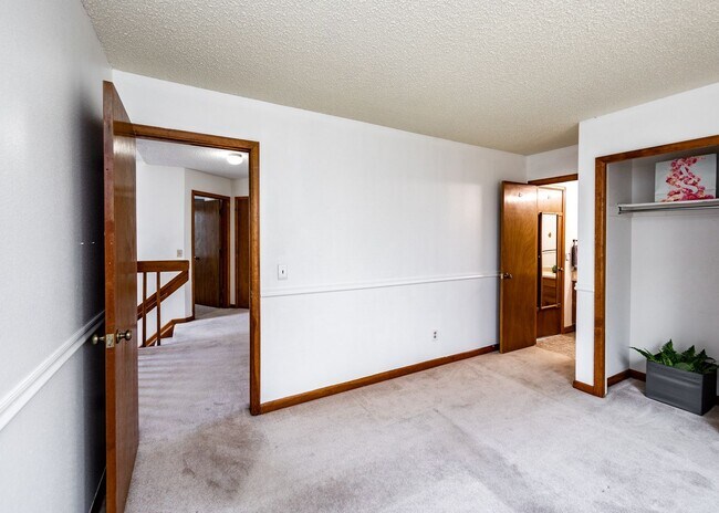 Building Photo - Westside Home in Mt Shadows in D20
