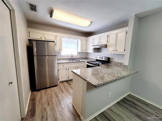 Building Photo - 417 E Ulex Ave