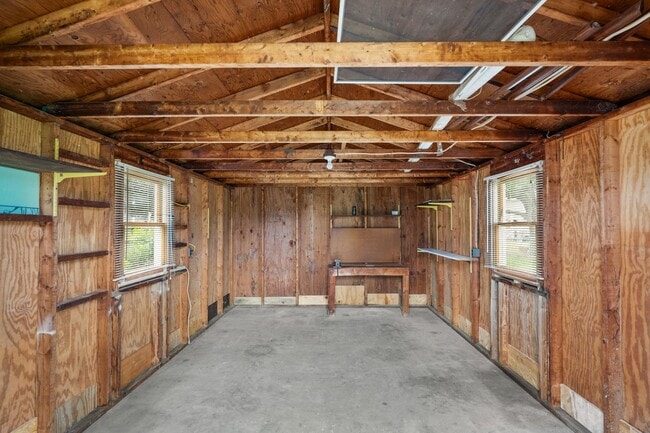 Building Photo - Charming Bi-Level for rent in Milford, $2,...