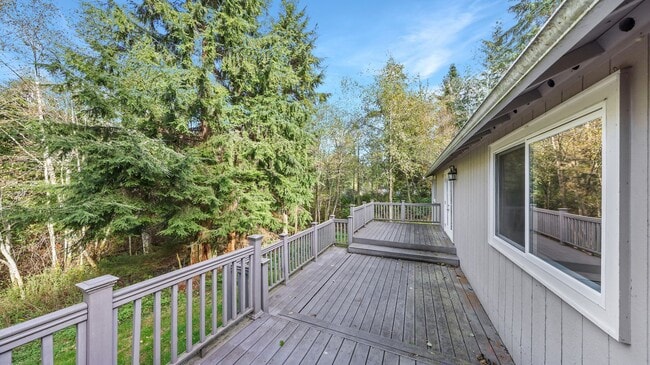 Building Photo - 3 Bed 2 Bath - Large Living Room - Office ...