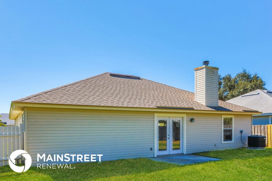 Building Photo - 3738 Woodbriar Dr