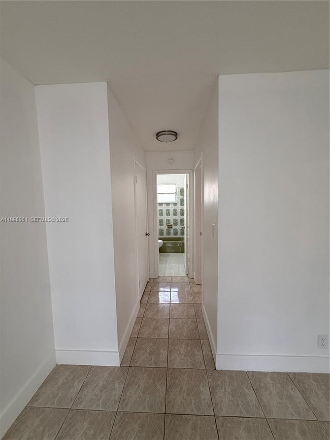 Building Photo - 6071 SW 33rd St