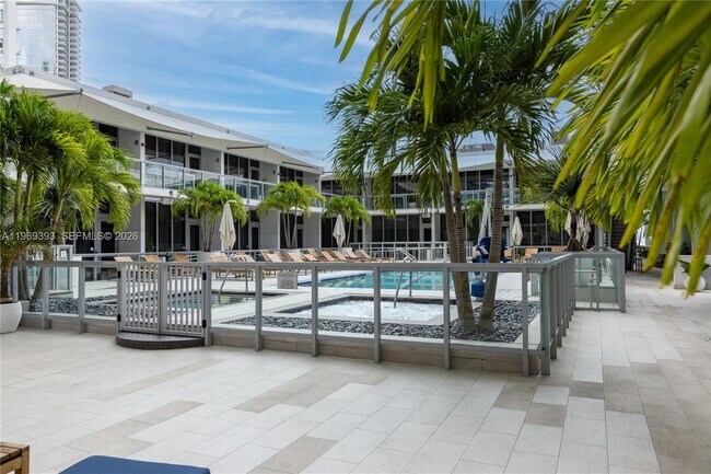 Building Photo - 1100 Biscayne Blvd