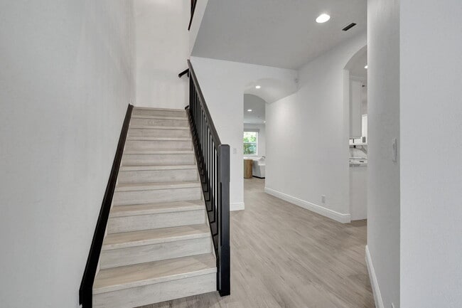 Building Photo - 15760 Italian Cypress Wy