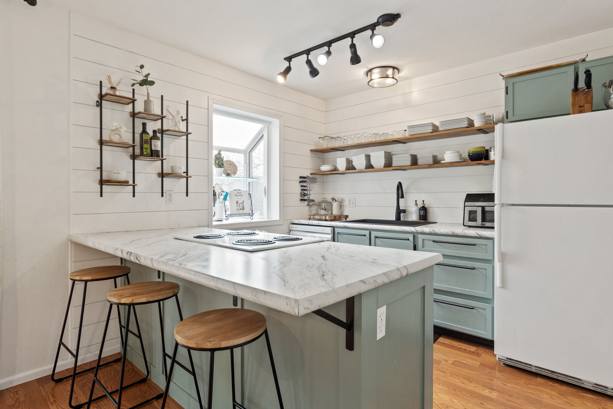 Kitchen with ample counter space - 3418 Stratton Dr