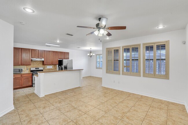 Building Photo - 9813 Sandhill Dr