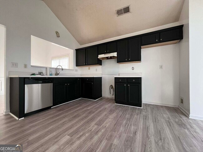 Building Photo - 2400 Miller Oaks Cir