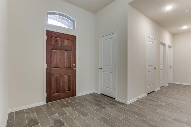 Building Photo - 1515 Holly Chase Ct