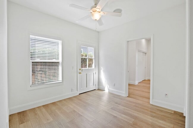 Building Photo - 7 Merriweather Pl