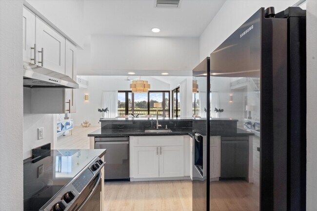 Building Photo - 19317 Sabal Lake Dr