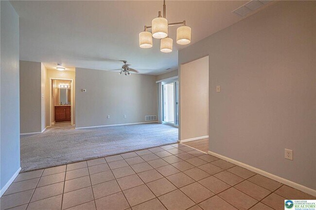 Building Photo - 997 Village Round