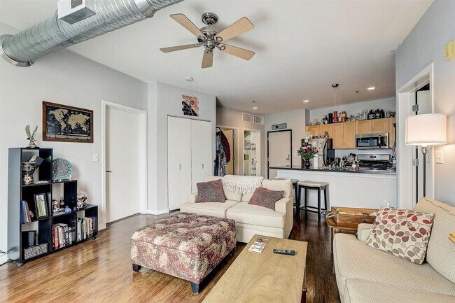 Building Photo - 2080 N Commerce St