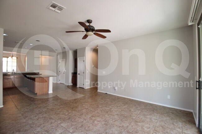 Building Photo - 4072 E Cherry Hills Dr