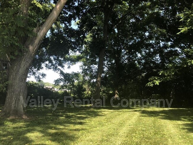 Building Photo - 130 West St