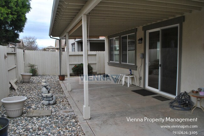 Building Photo - 2101 Harpford Dr